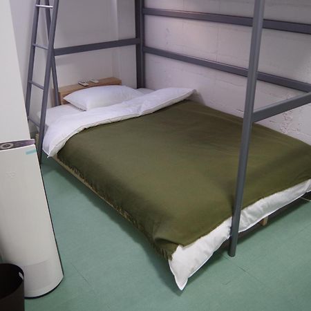 แทรเวลเลอร์ เฮาส์ รูทส์ Hostel ทากาโอกะ ภายนอก รูปภาพ