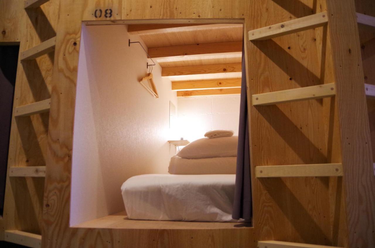 แทรเวลเลอร์ เฮาส์ รูทส์ Hostel ทากาโอกะ ภายนอก รูปภาพ