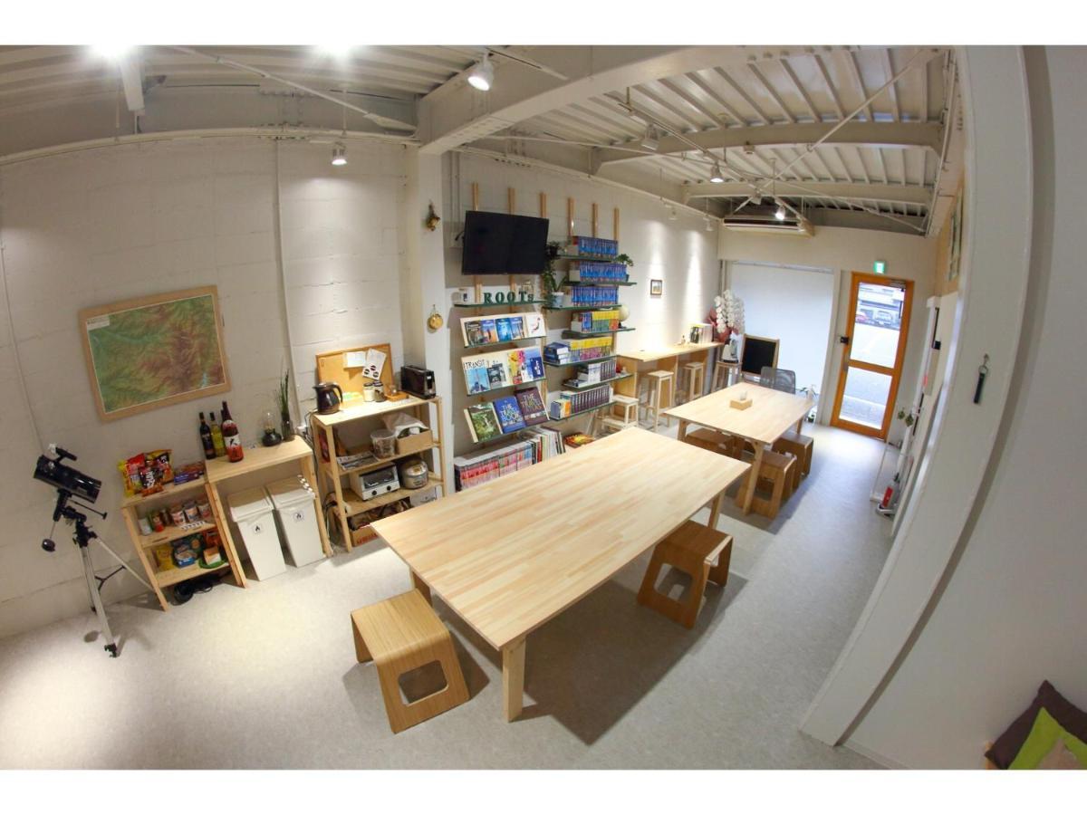 แทรเวลเลอร์ เฮาส์ รูทส์ Hostel ทากาโอกะ ภายนอก รูปภาพ