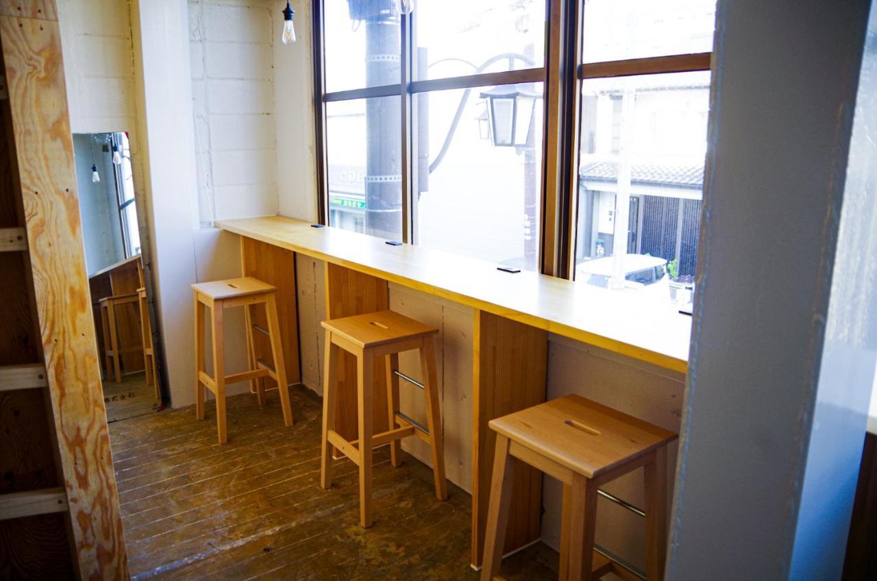 แทรเวลเลอร์ เฮาส์ รูทส์ Hostel ทากาโอกะ ภายนอก รูปภาพ