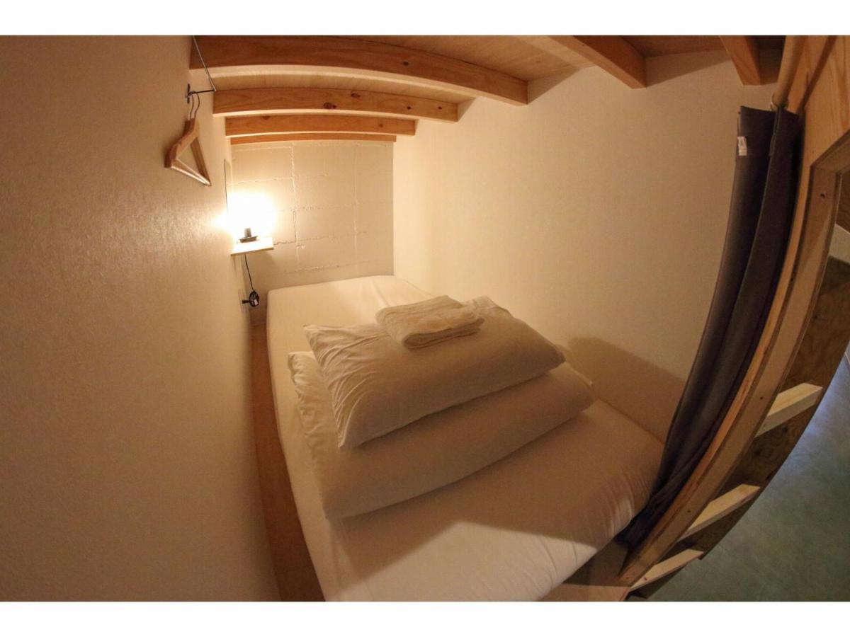 แทรเวลเลอร์ เฮาส์ รูทส์ Hostel ทากาโอกะ ภายนอก รูปภาพ
