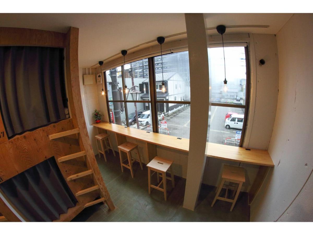 แทรเวลเลอร์ เฮาส์ รูทส์ Hostel ทากาโอกะ ภายนอก รูปภาพ